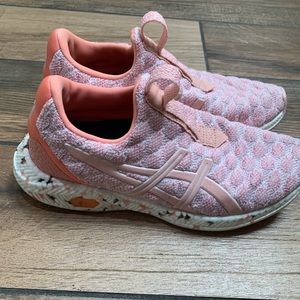 ASICS tennis shoes size 7.5